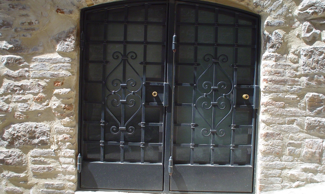Porta classica in ferro